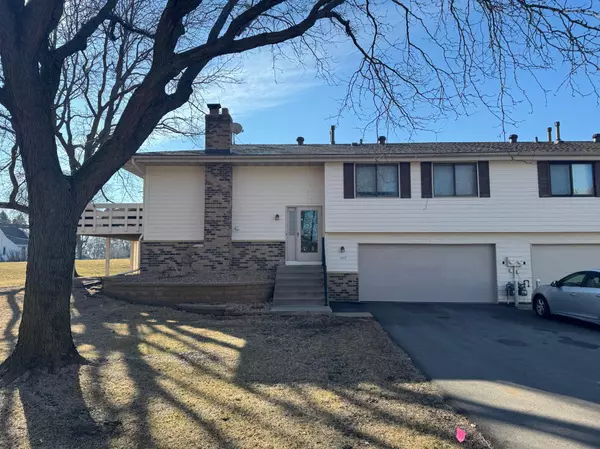 11117 Vessey CIR, Bloomington, MN 55437