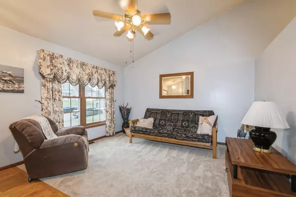 Maplewood, MN 55119,2422 King AVE E