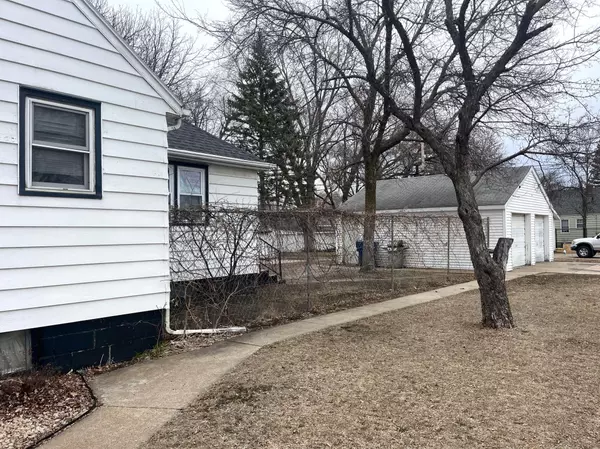 Saint Cloud, MN 56303,102 31st AVE N