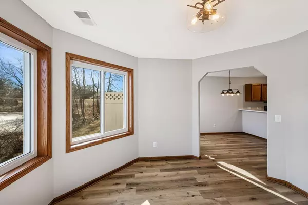 Woodbury, MN 55125,6884 Lake TER W