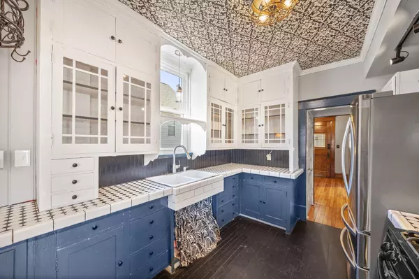 Saint Paul, MN 55106,1064 Pacific ST