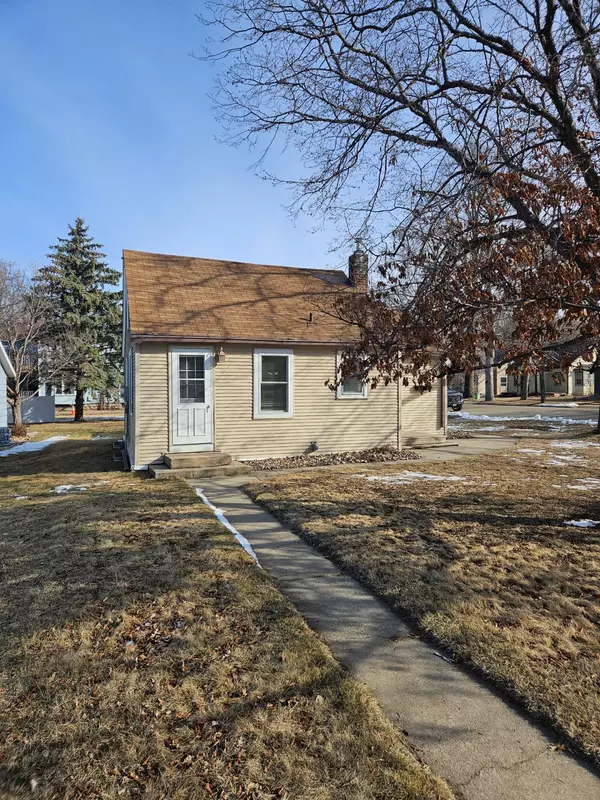 Alexandria, MN 56308,521 5th AVE E