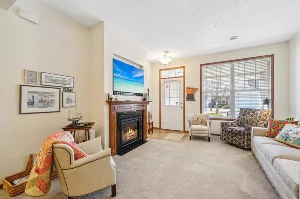 Carver, MN 55315,1652 White Pine WAY #B