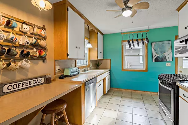 Crystal, MN 55427,6504 38th AVE N