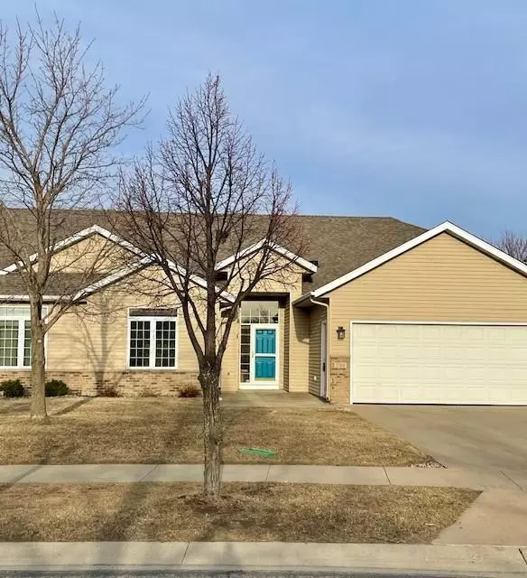 2760 Viola Heights DR NE, Rochester, MN 55906