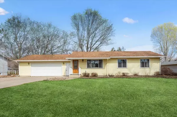 683 Northgate DR,  Winsted,  MN 55395