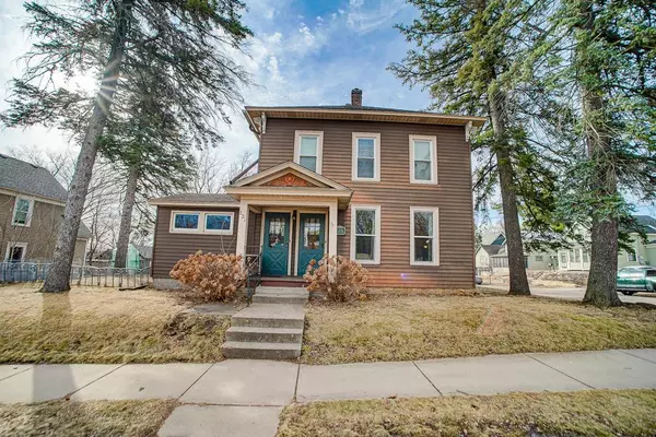 221 Laurel ST W,  Stillwater,  MN 55082