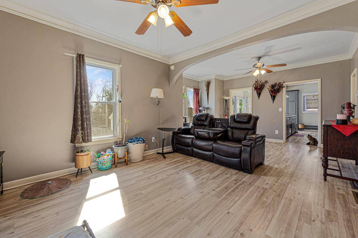 Faribault, MN 55021,414 6th AVE NE
