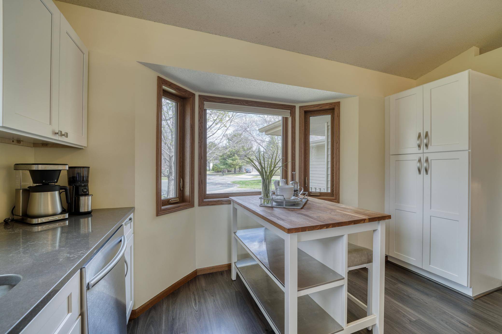 Excelsior, MN 55331,3842 Meadow CT