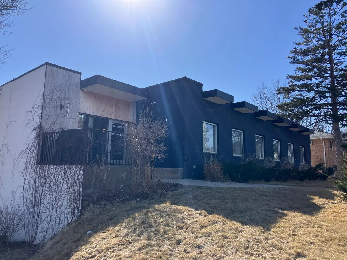 Richfield, MN 55423,2401 W 66th ST #100