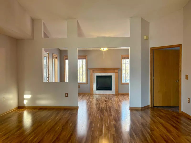 10114 64th ST NE, Albertville, MN 55301