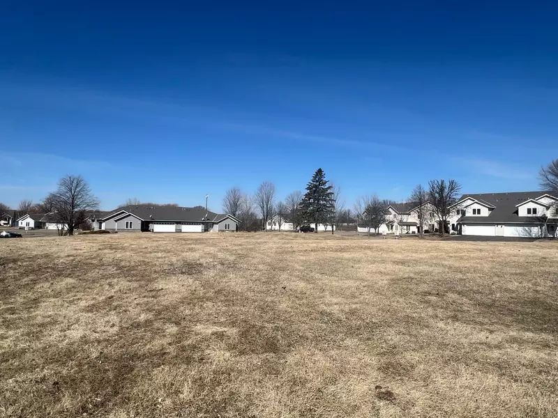 316 N Sunfish LN, Winsted, MN 55395