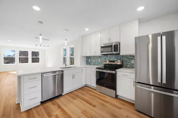 2606 Golden Valley RD, Minneapolis, MN 55411