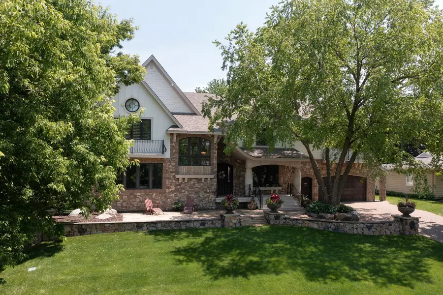 4913 W Sunnyslope RD, Edina, MN 55424