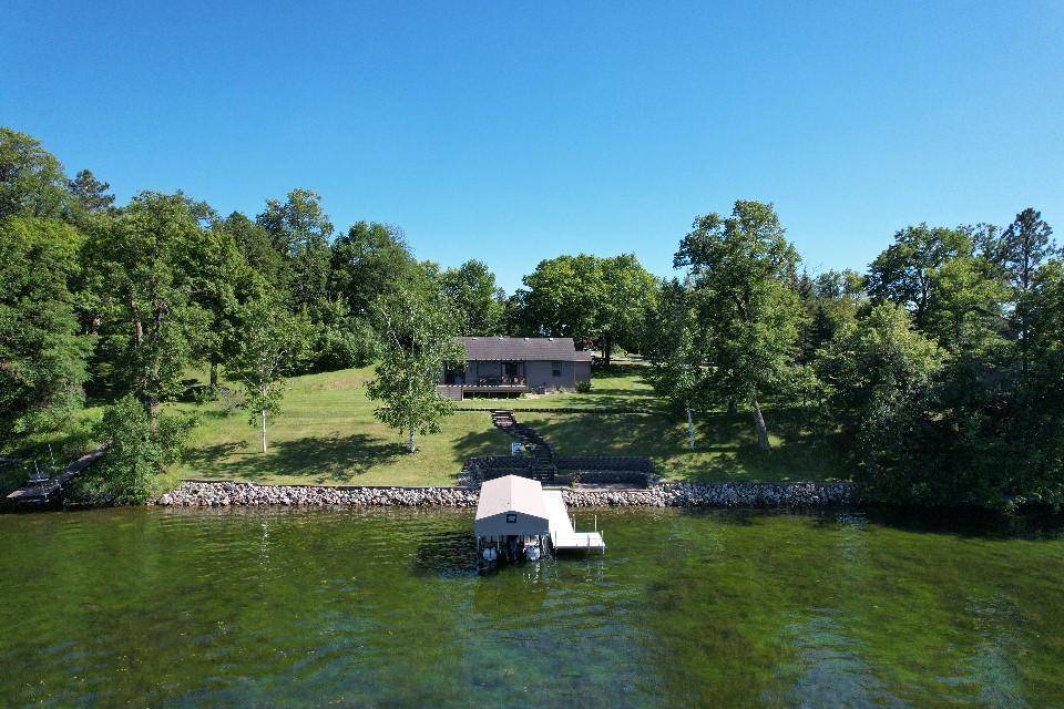 616 E Lake Cowdry RD NW, Alexandria, MN 56308
