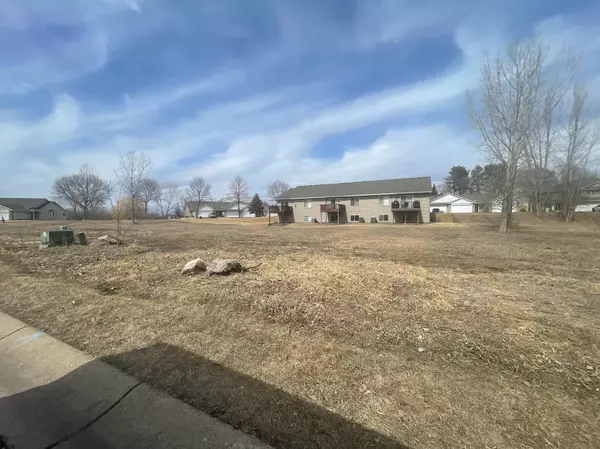 7624 Red Fox TRL, Greenfield, MN 55373