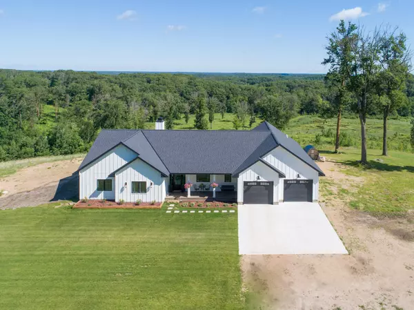38525 Northstar DR, Cushing, MN 56443