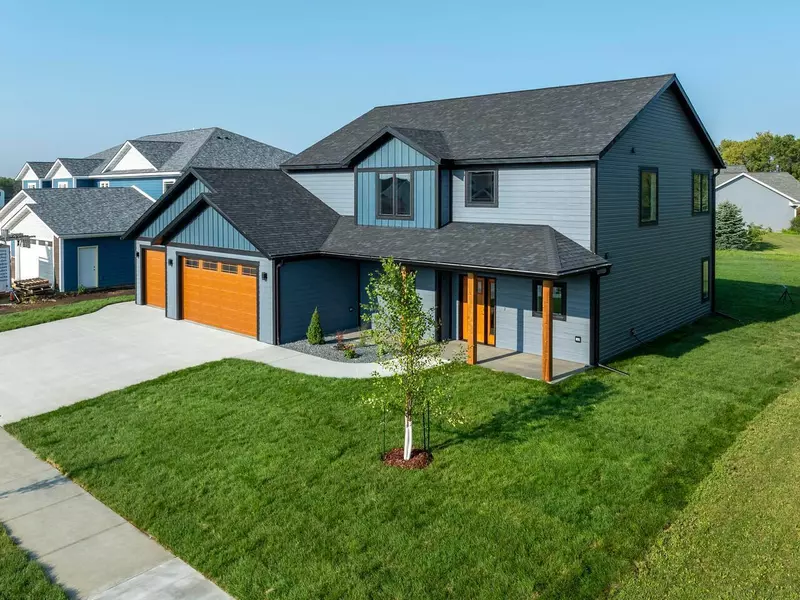 431 Spring Day AVE NE, Eyota, MN 55934