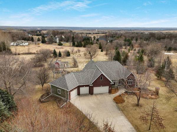 1161 O'Ryan TRL N, West Lakeland Twp, MN 55082