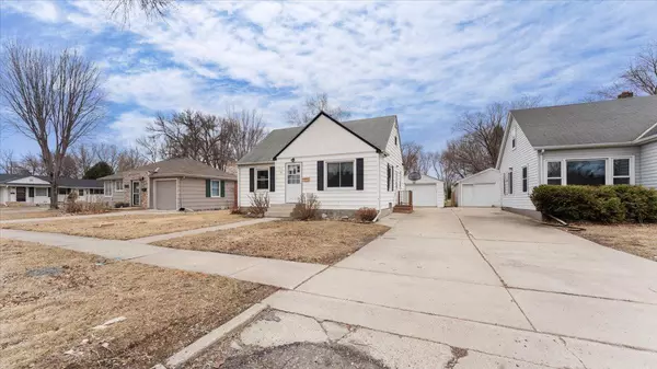 Willmar, MN 56201,1005 4th ST SW