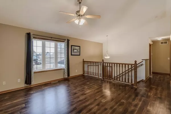 Mankato, MN 56001,104 Spyglass DR