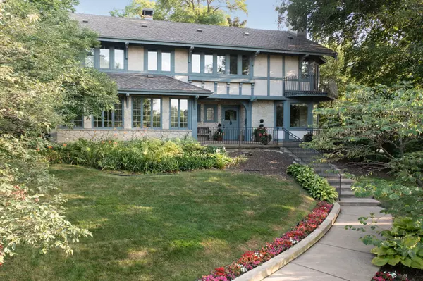 2617 Dean Pkwy, Minneapolis, MN 55416