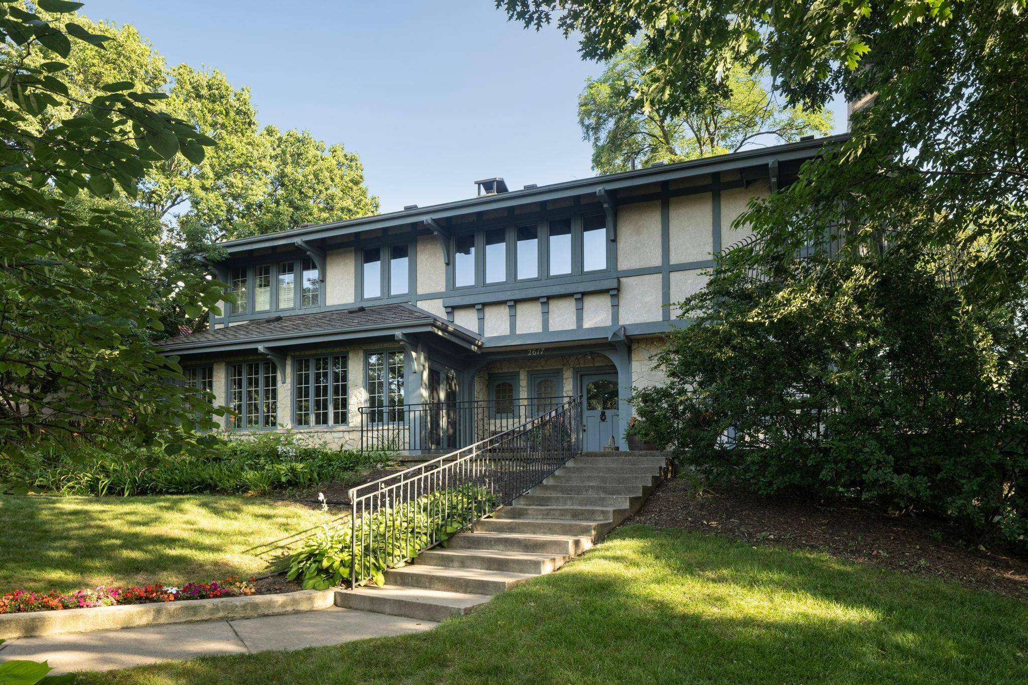 2617 Dean Pkwy, Minneapolis, MN 55416