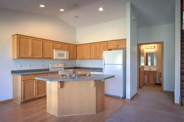 Cambridge, MN 55008,2144 Cleveland LN S