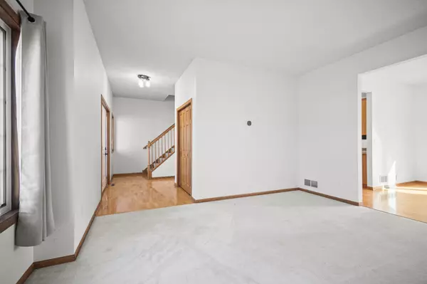 Owatonna, MN 55060,701 Greenhaven LN NE