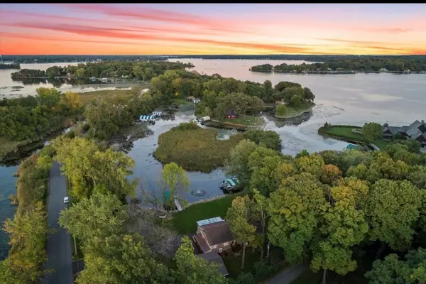 4505 Enchanted LN, Shorewood, MN 55364