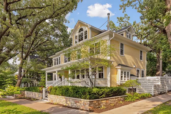 Minneapolis, MN 55408,3357 E Bde Maka Ska Pkwy