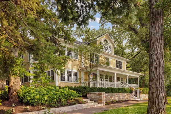 Minneapolis, MN 55408,3357 E Bde Maka Ska Pkwy