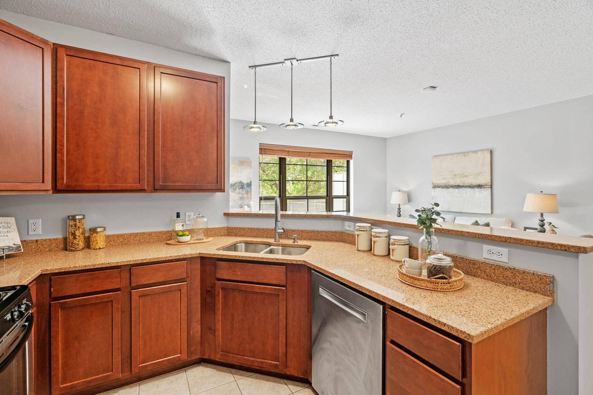 Saint Paul, MN 55114,820 Emerald ST #124