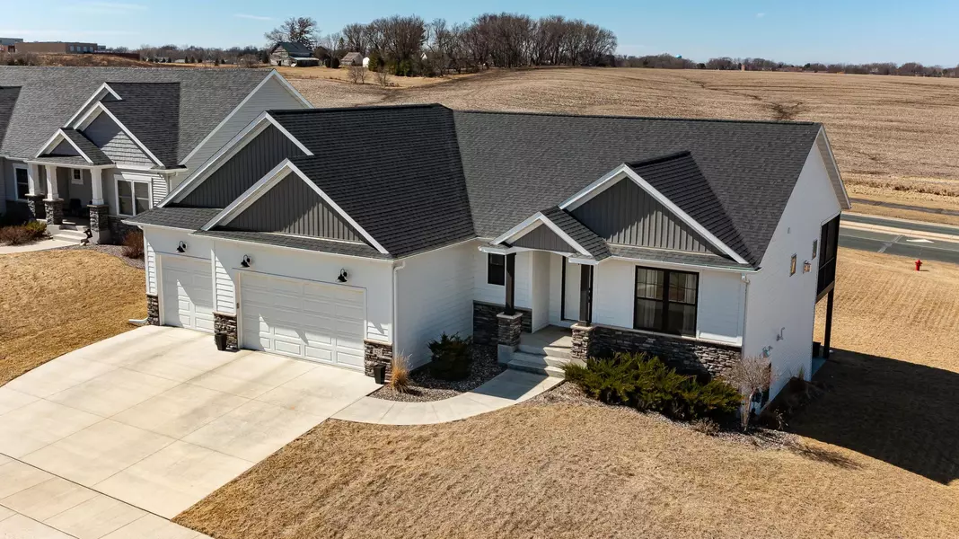 825 Grand Ridge DR NE, Byron, MN 55920