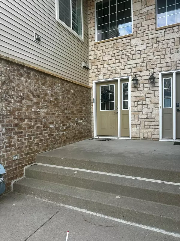 Savage, MN 55378,7048 S Park DR