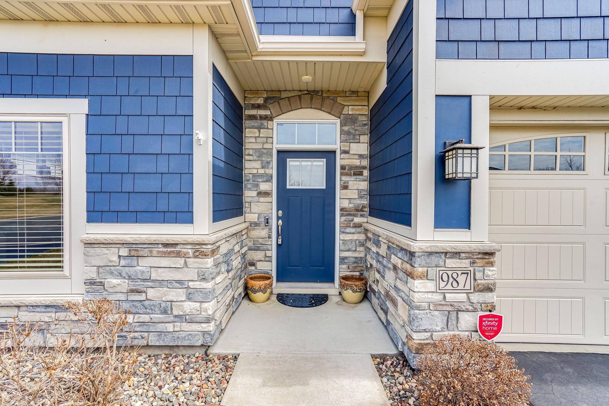 Lake Elmo, MN 55042,987 Irving CT N