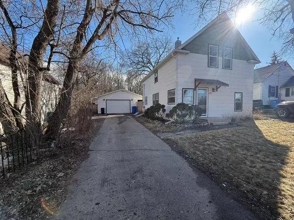 611 Holmes ST W,  Detroit Lakes,  MN 56501