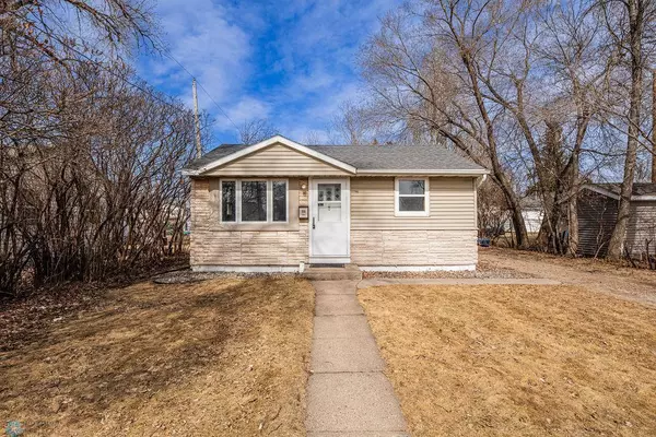 Moorhead, MN 56560,1916 6th AVE N