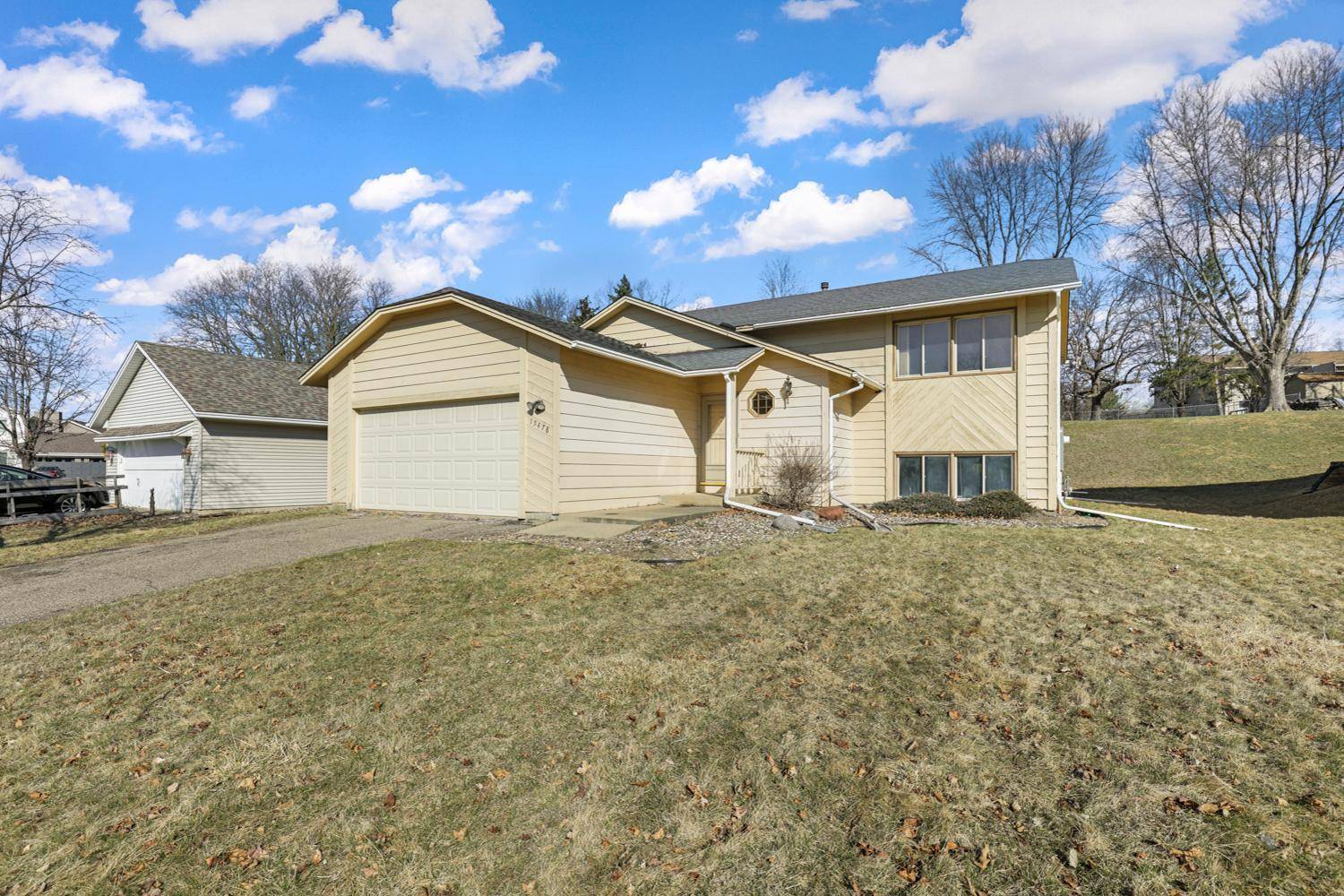 Eden Prairie, MN 55346,15478 Michele LN