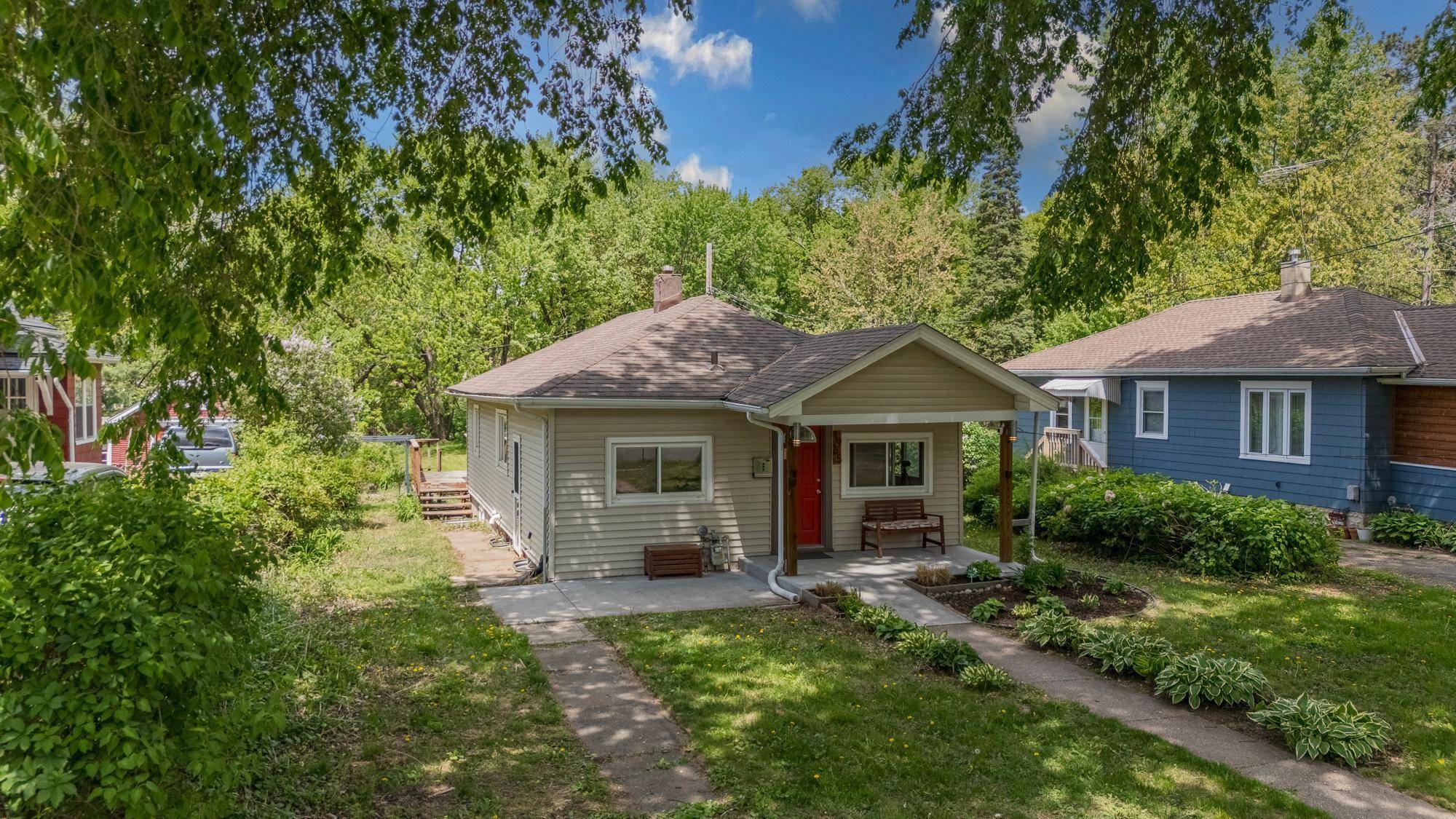 1935 Margaret ST, Saint Paul, MN 55119