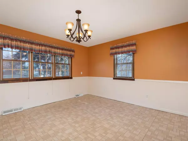 Shakopee, MN 55379,1133 3rd AVE E