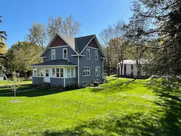 New London, MN 56273,300 1st AVE NE