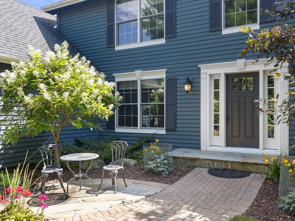 Eden Prairie, MN 55347,8118 Currant PL