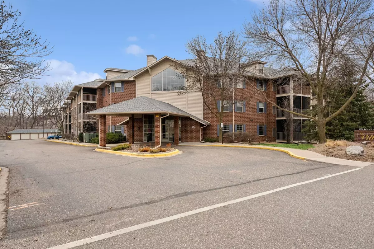 Golden Valley, MN 55422,1350 Douglas DR N #111