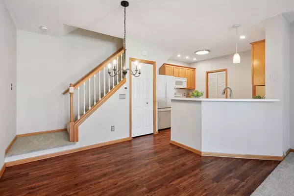 Chanhassen, MN 55317,2093 Baneberry WAY E