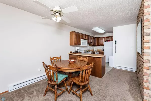 Fargo, ND 58103,2374 20th AVE S #A3