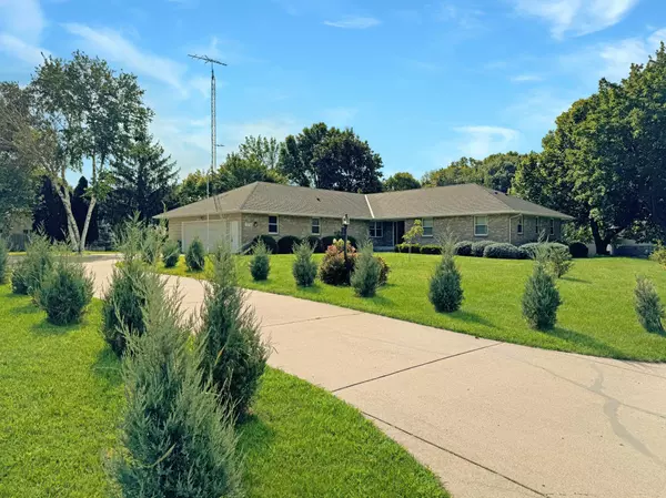 1711 Whipple WAY, Faribault, MN 55021