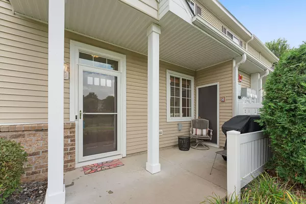 Maplewood, MN 55117,727 Maple Hills DR #A