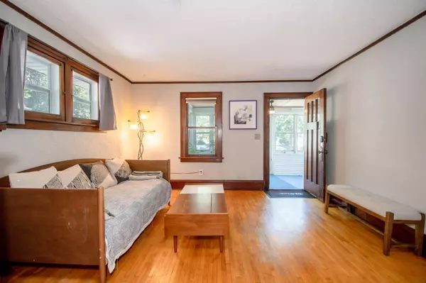 Saint Paul, MN 55104,1616 Thomas AVE