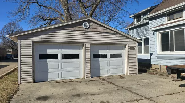 Marshall, MN 56258,407 W Saratoga ST